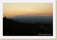 paysages 23 * Coucher de soleil sur les montagnes d'Anjanaharibe-SudSunset on Anjanaharibe-Sud mountains
©Eric Mathieu * 800 x 535 * (22KB)